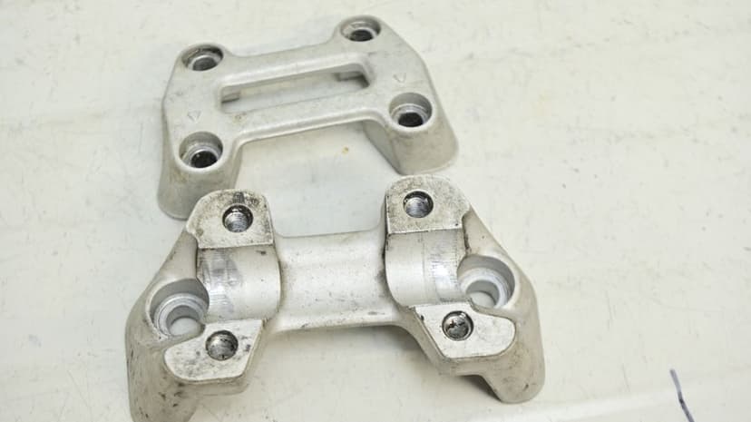 Riser Superior Inferior Prindere Ghidon Ducati Monster 696