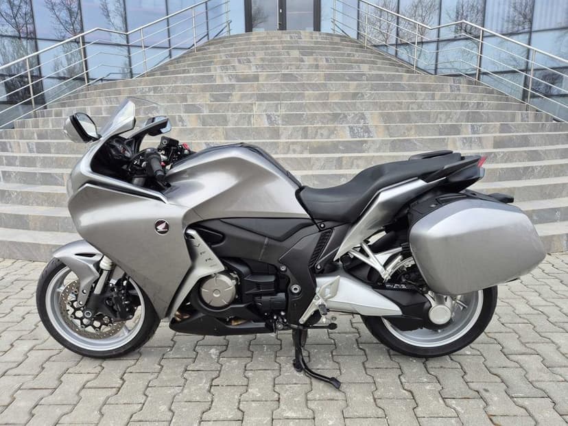Honda VFR 1200F ABS DCT 13.570 km ~ Garantie ~ Rate ~