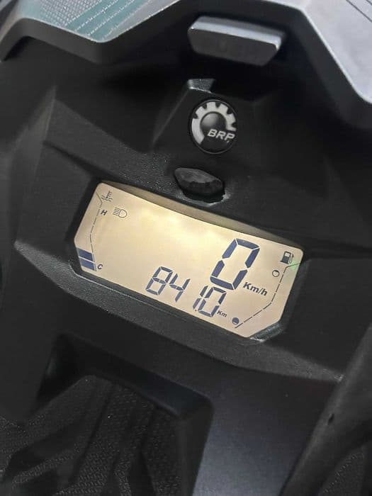 Vand snowmobil Ski-Doo Summit X 850