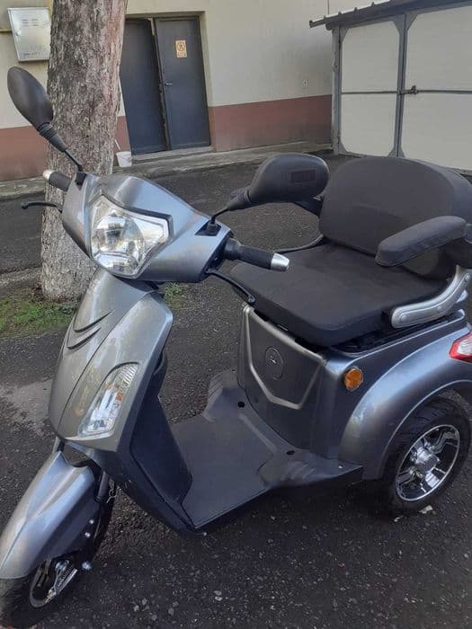 Triciclu electric nou ieftin