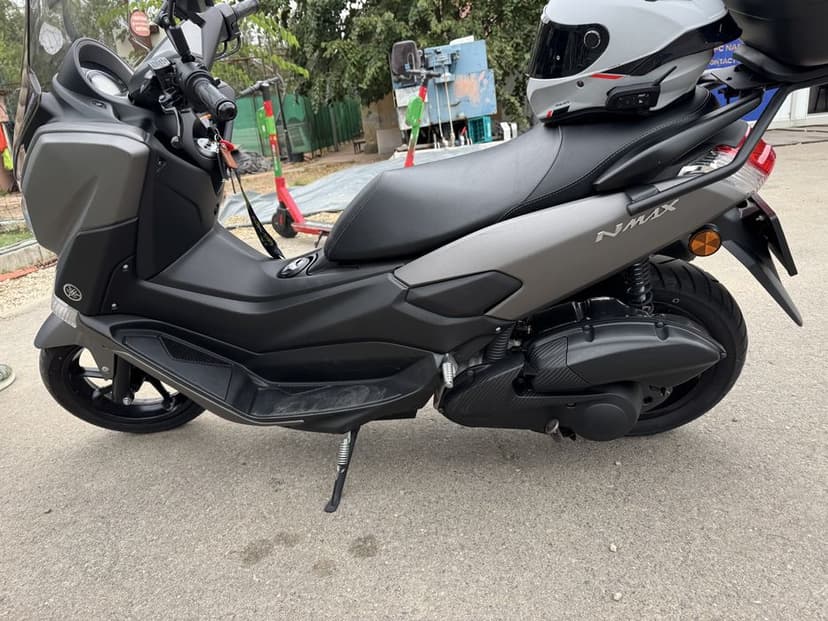 Yamaha Nmax / variante scuter 300-500 care se conduce cu B