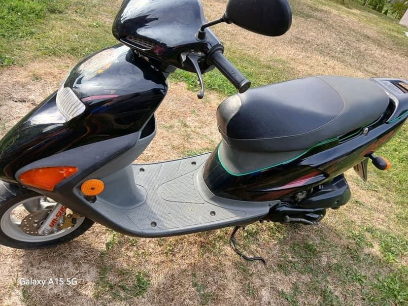 Scuter   honda 50 cm