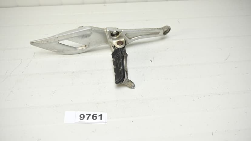 Honda VFR1200F 2010 Suport scarita dreapta pilot fata