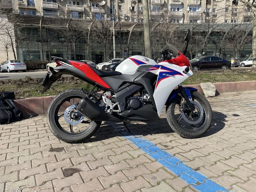 Honda CBR 125R 2011