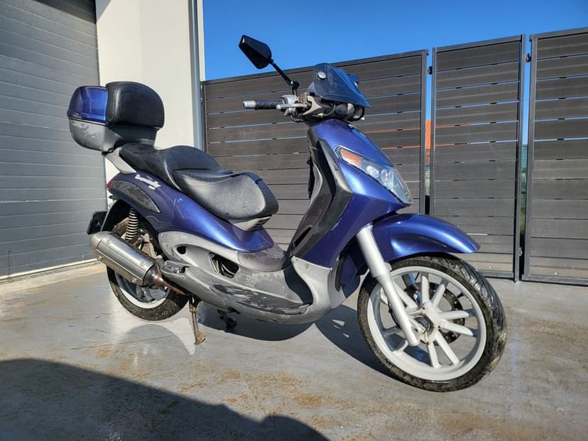 Piaggio Beverly 200 , citiți toata descrierea.