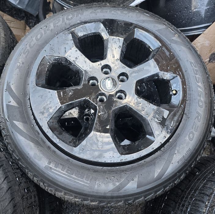 Jante. Land Rover Defender  R20