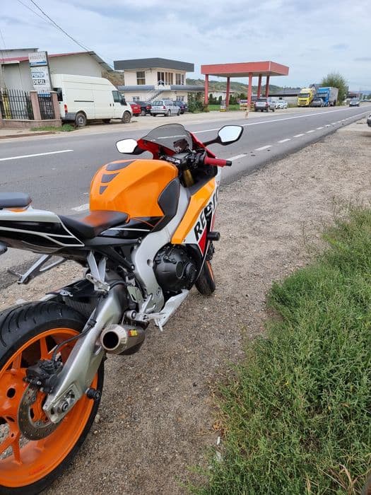 Honda cbr 1000rr fireblade