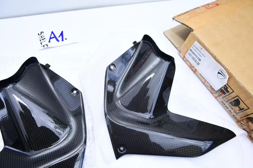 Deflectoare de control al respingerii aerului de carbon Ducati