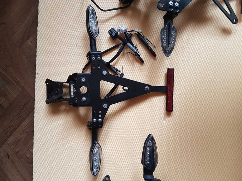 suporti placuta inmatriculare Yamaha R1  2015-2025