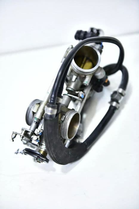 Rampa de injectie DUCATI MONSTER 696 28220843A