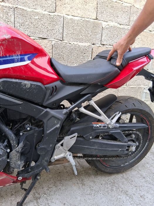 Motocicleta honda cbr 650r