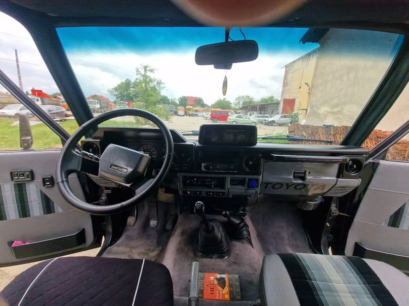 De vânzare: Toyota LJ 70 (1986)