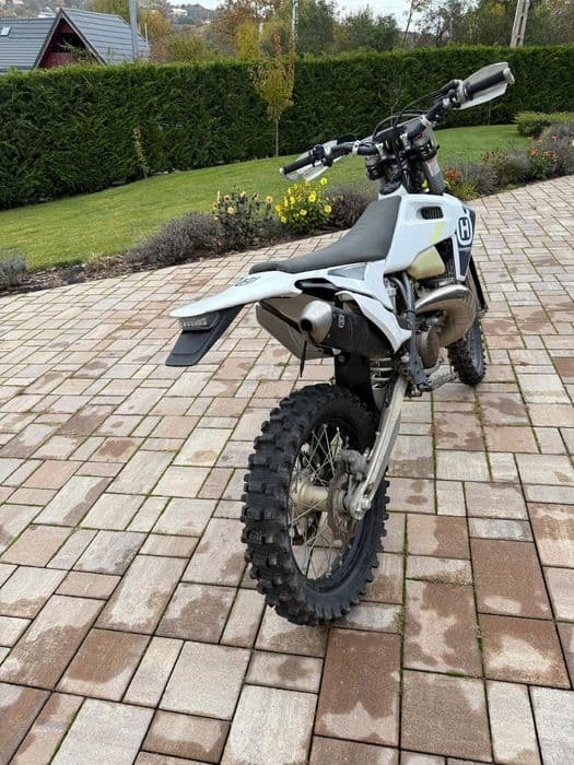 Cross Husqvarna TE 250 L – 2022 – ca nouă, doar 1 500 km!