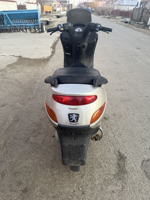 Vand scuter puegeot elyseo