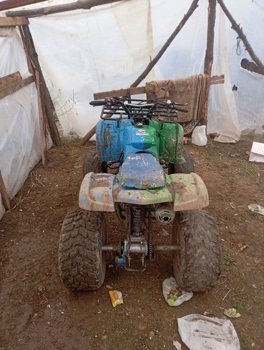 Vând sau schimb ATV Hummer