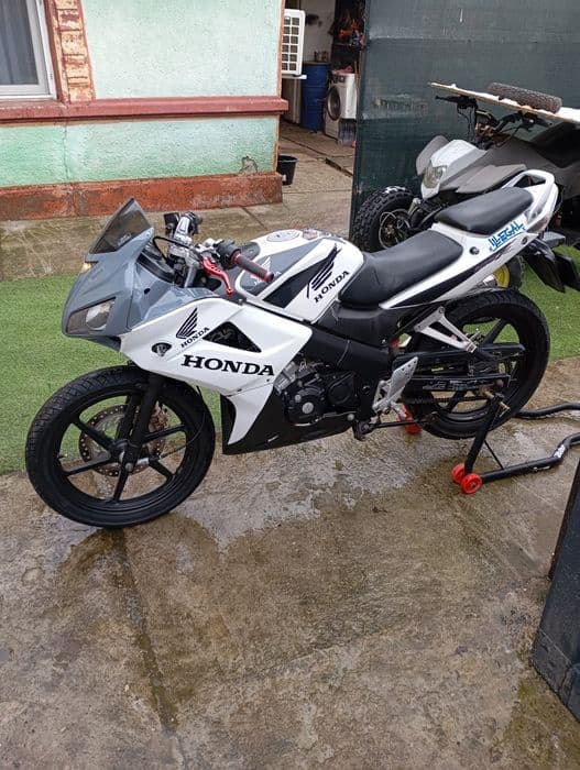 Vând Honda cbr 125 R injecție !!!