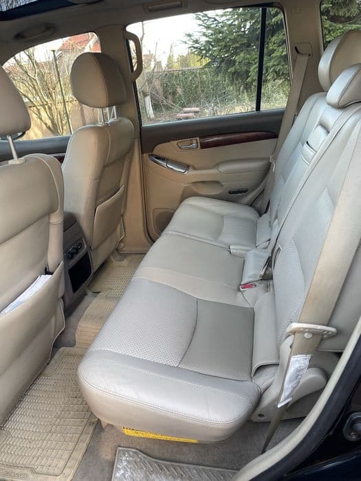 Vand Toyota Land Cruiser 120, 8 locuri