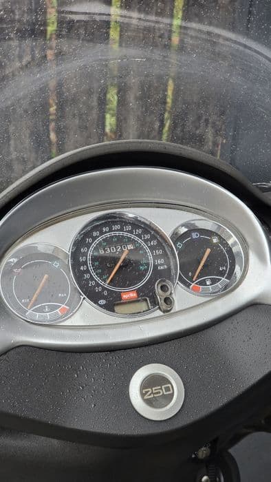 Scuter Aprilia Leonardo 250cc inmatriculat