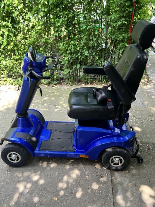 Scuter căruț electric pentru persoane cu dezabilități sau varstnici