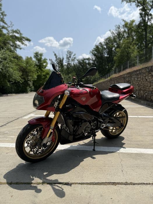 Aprilia Tuono RSV 1000R