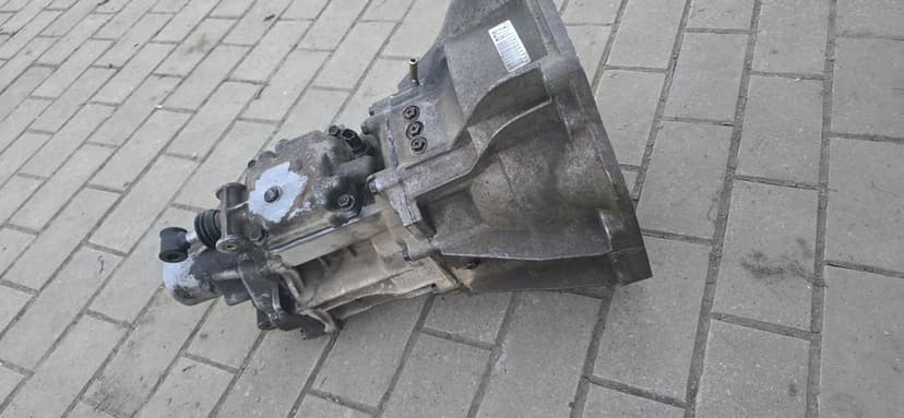 Cutie 5+1 viteza 1.3 benzina suzuki jimny R72