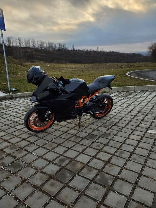 Vând ktm rc 125 15 cp 2016