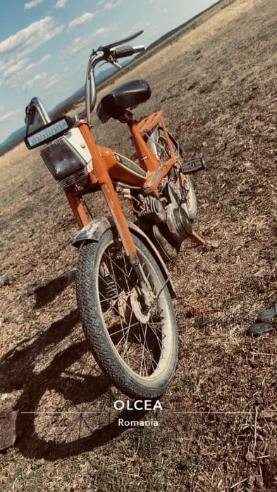 Vînd moped motobecane