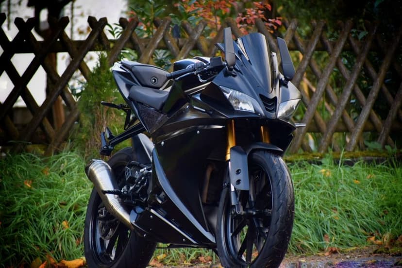 Yamaha yzf 125 2018 cu Abs pot ajuta la transport yzfr125 cbr rc mt du