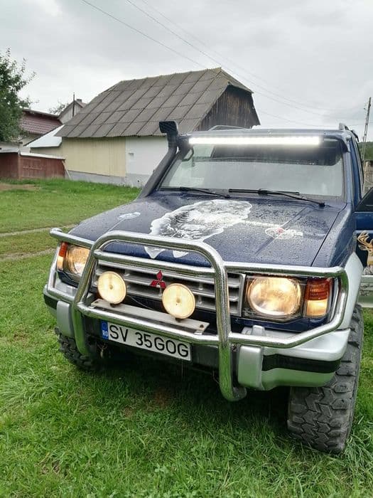 Mitsubishi Pajero 2.5 off road,An 2000