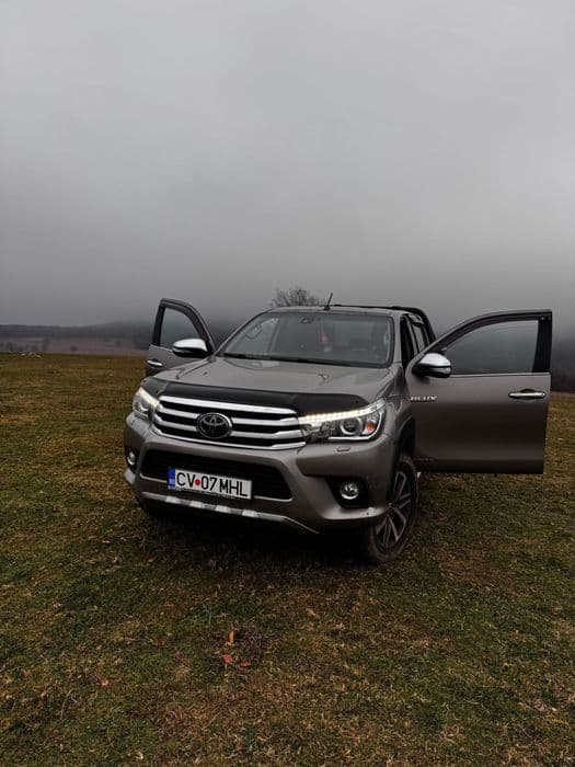 Toyota Hilux Invincible