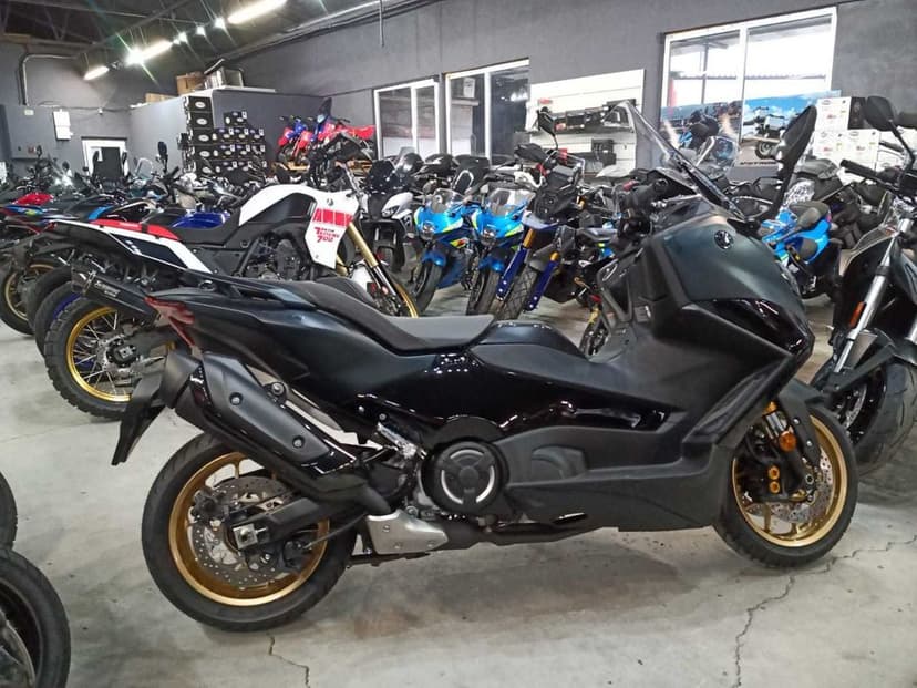 Yamaha T-Max 2024 nou - stoc Yamaha Constanta