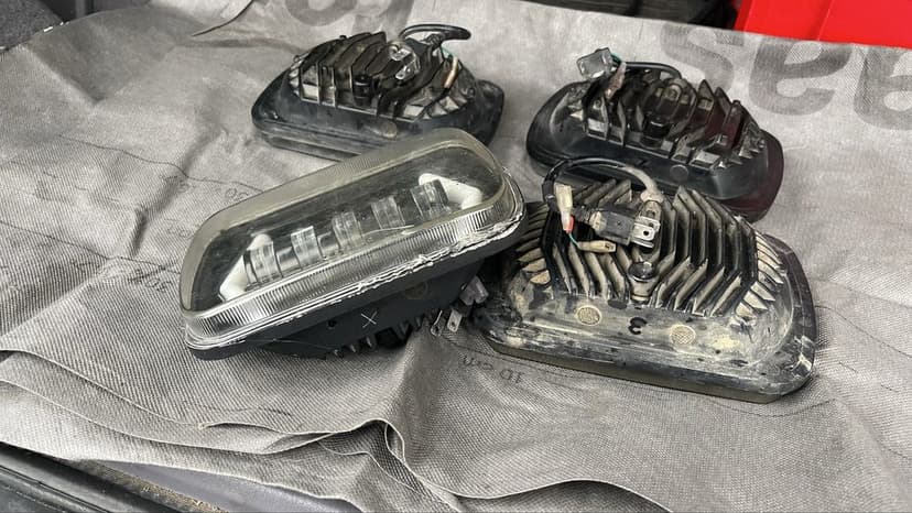 Faruri led pentru Jeep Cherokee XJ – 4 bucăți