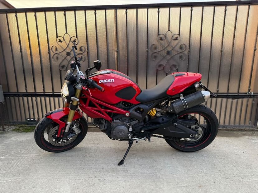 Ducati monster 696/An 2011 noiembrie/Km:29100/Adusa recent