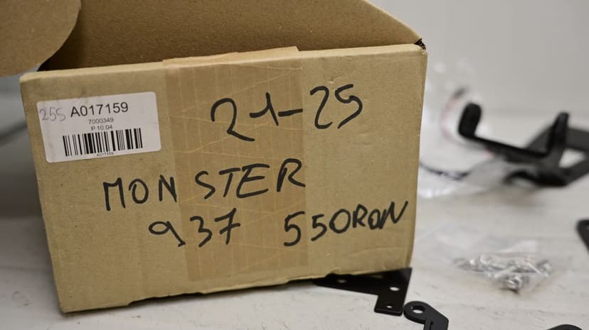 Suport Placa Numar Inmatriculare Ducati Monster 937 2021 - 2025