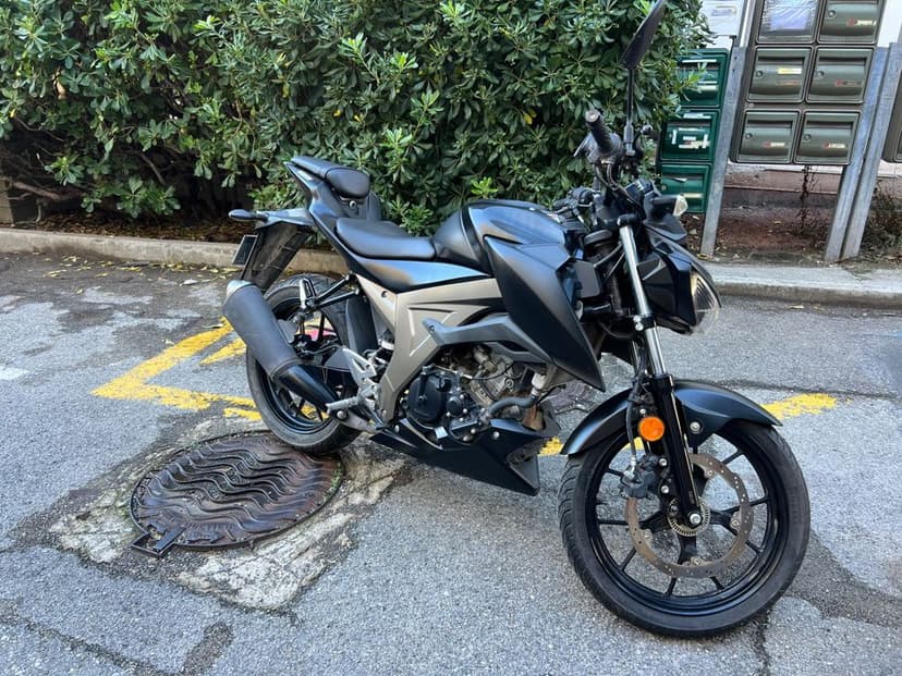 Motocicletă Suzuki gsx-s 125 A1 (16ani)