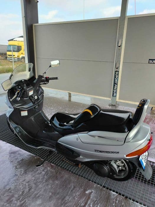 Suzuki burgman 250
