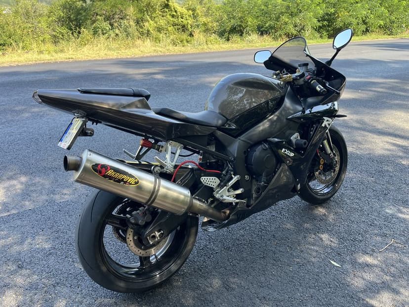 Yamaha R1 RN09 2002/ Variante auto