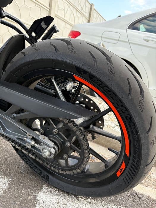 KTM DUKE 390 2023