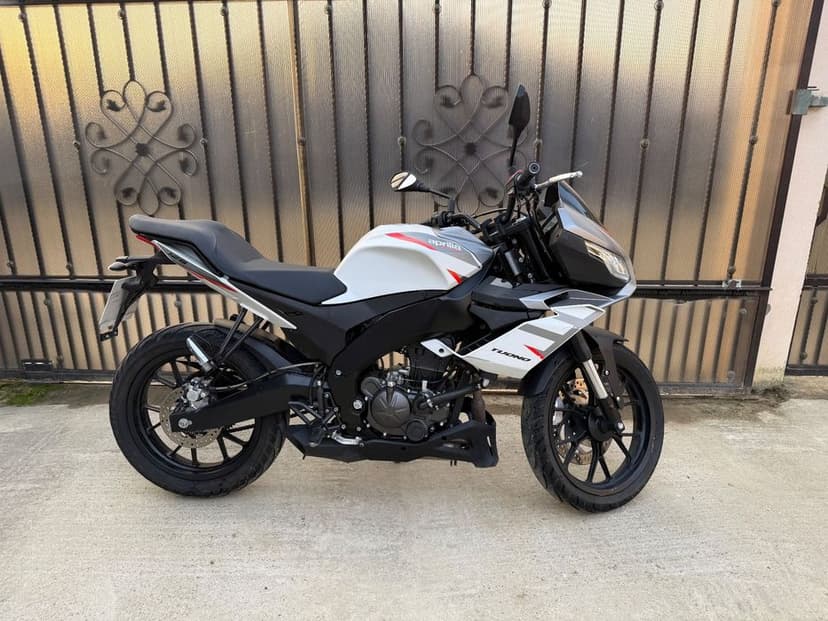 Aprilia Tuono 125/Octombrie 2021/7200 km/Adusa recent