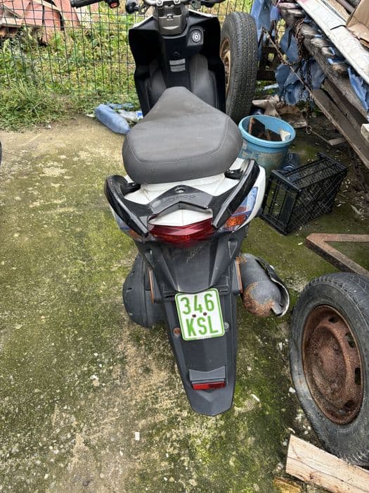 Scuter kymko fara permis limitat la 25 la ora