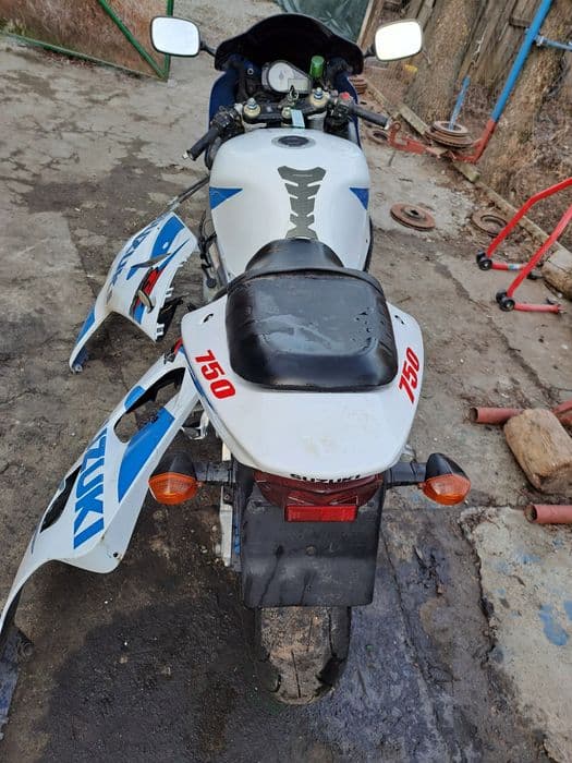 Piese suzuki gsxr k1 750