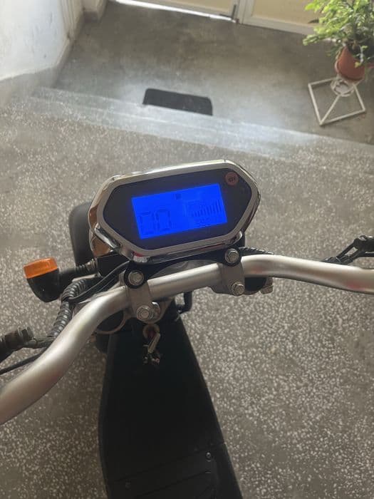 Moped electric + cască