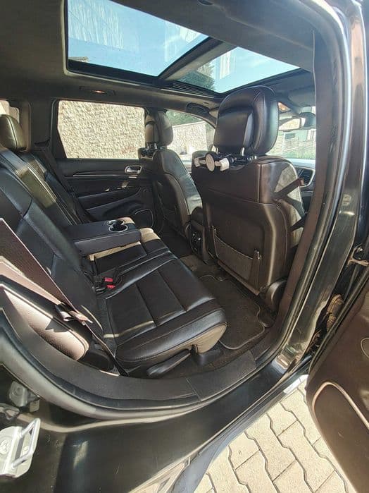 Jeep Grand Cherokee Summit, full options, 12000euro + TVA (deductibil)