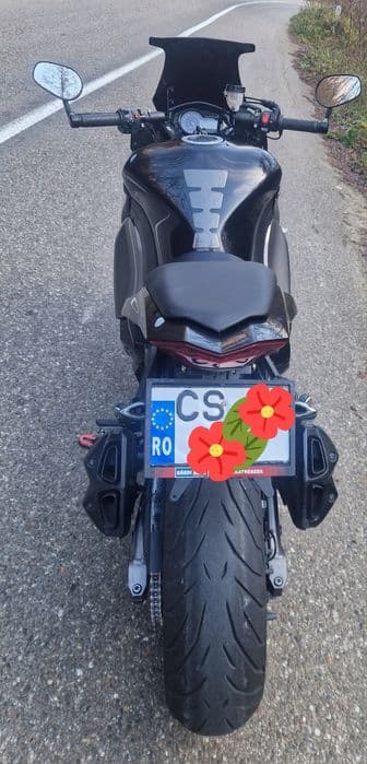Vând Kawasaki z1000sx în stare buna pret 6500 euro neg