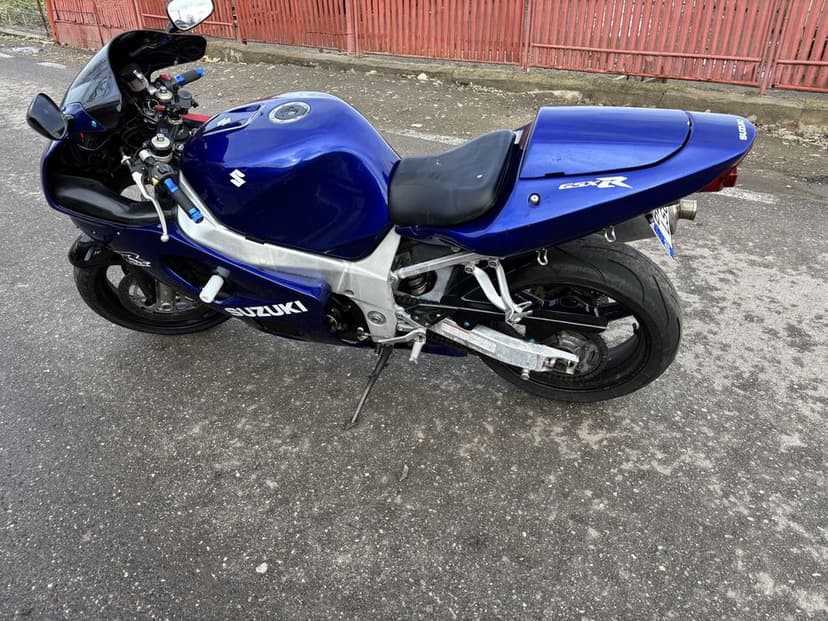 Vand sau schimb  suzuki gsxr 600