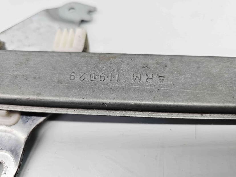 Macara electrica geam stanga fata Nissan Navara (D40) [Fabr 2005-2014]