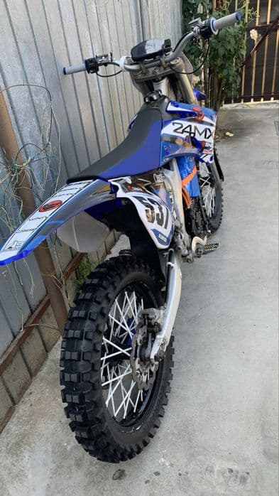 Motocicleta electrica Yamaha 450 alternativa surron ultra bee light