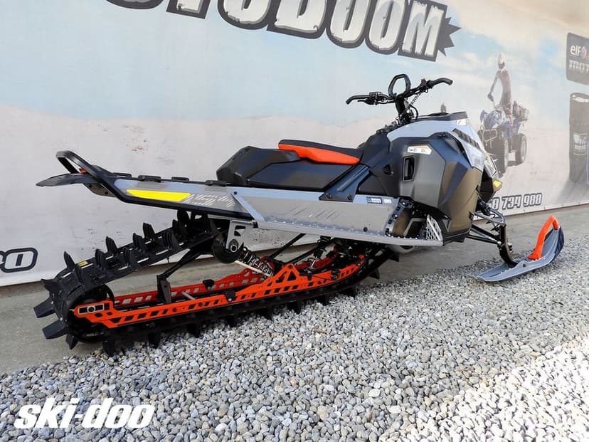 Snowmobil Ski-Doo Summit X 850 E-Tec Shot Touchscreen 154 2026