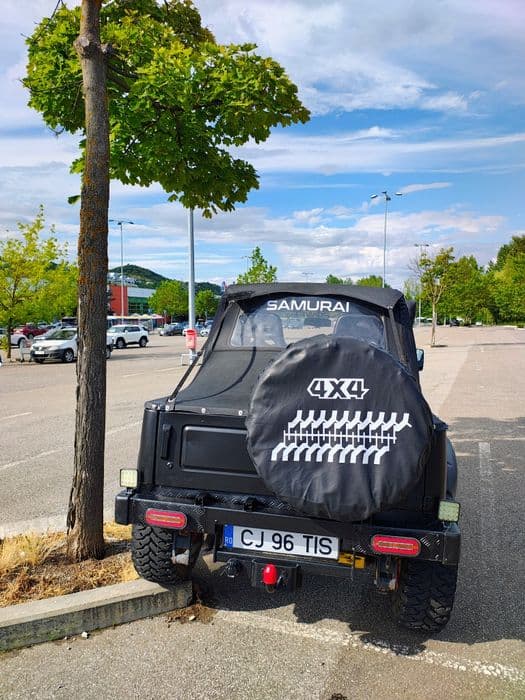 Vând Suzuki Samurai Cabrio Foarte frumos și îngrijit