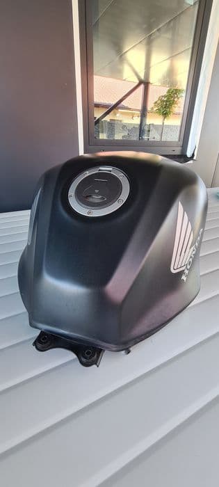 Rezervor Honda CBR 500R / furca / aripa / roata / discuri / motor far